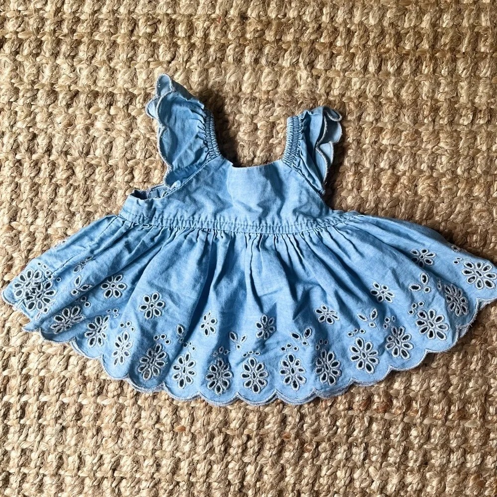❄️ baby gap eyelet dress - Picture 5 of 9